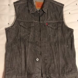 Boy’s XL (men’s medium) Levi’s sleeveless jean vest